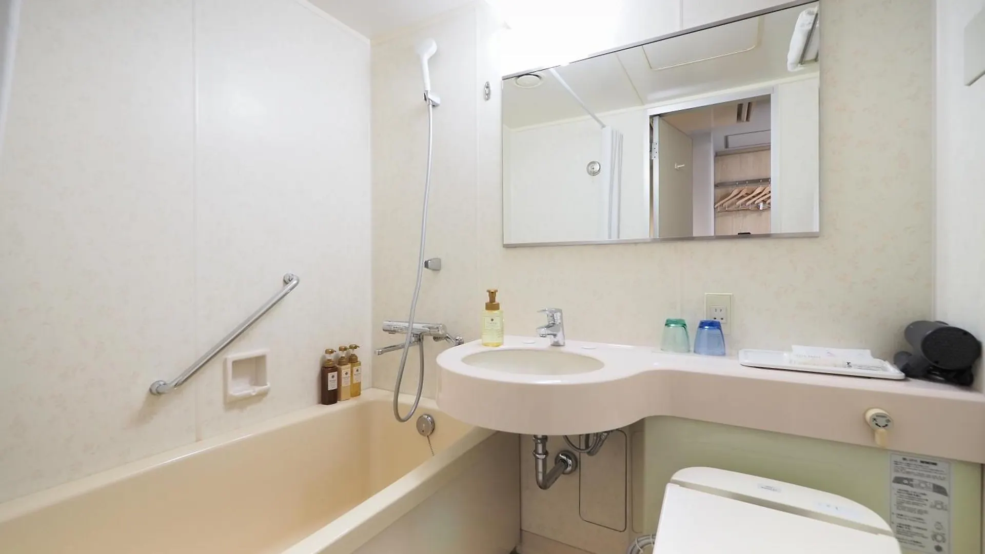 Hiyori Hotel Osaka Suminoekoen Station